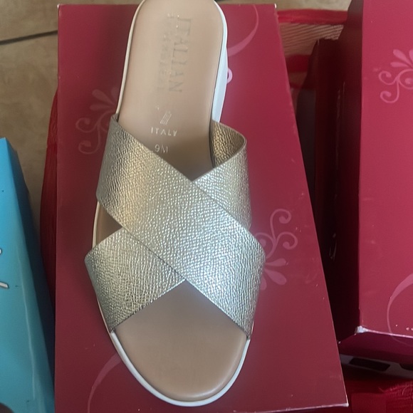 Sandles - Picture 2 of 2